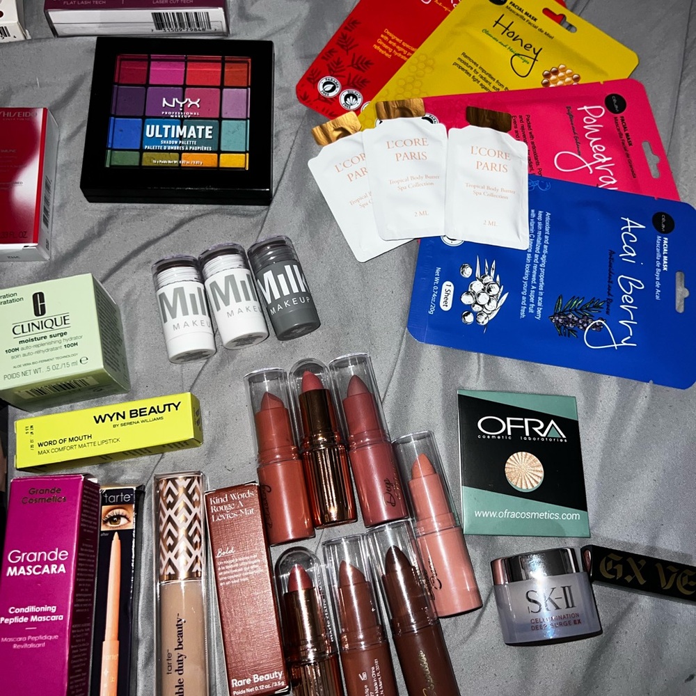 Makeup bundle - Picture 4 of 4